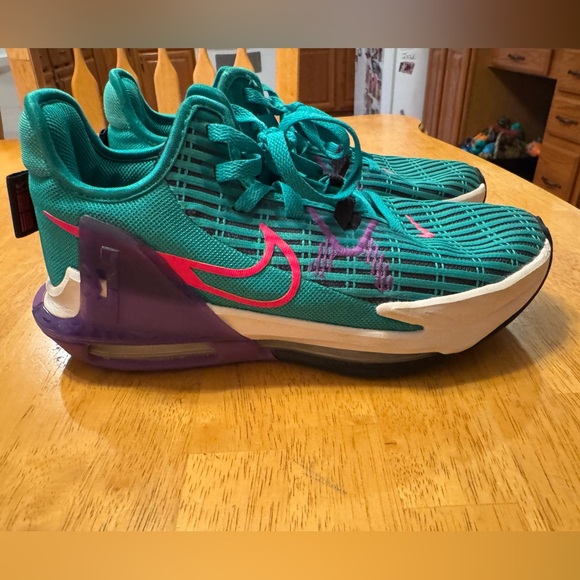 Lebron basketball shoes - Picture 5 of 8